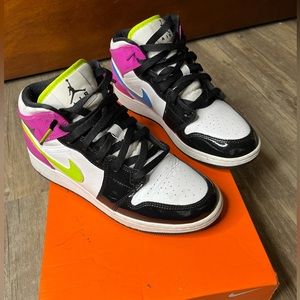 Mid Jordan 11’s